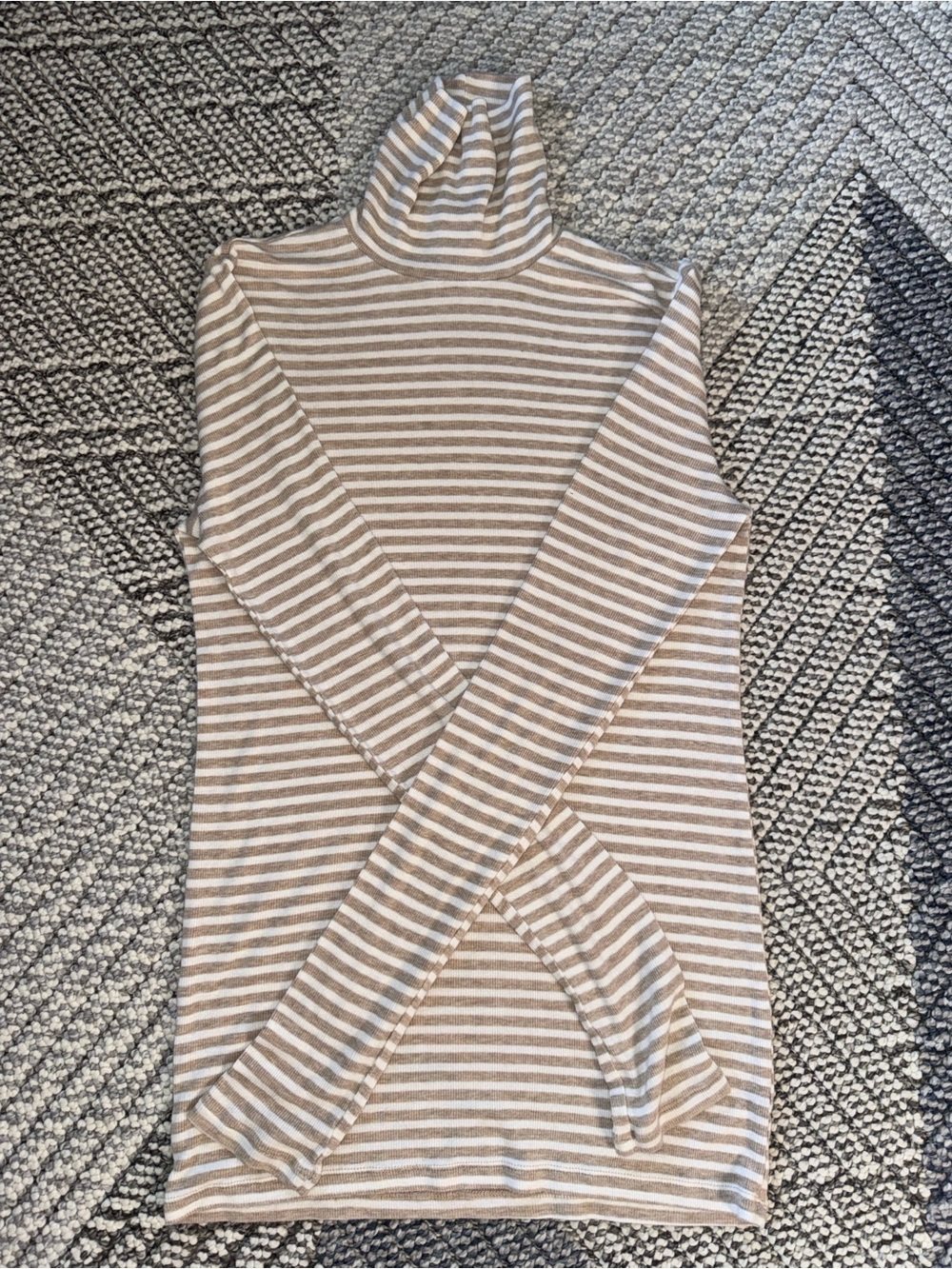 Striped Lightweight Ribbed Turtleneck — M Tall